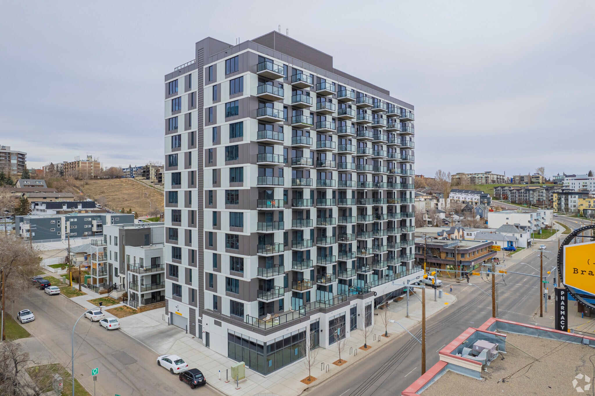 151 4 St NE, Calgary, AB à vendre Photo de l’immeuble– Image 1 sur 6