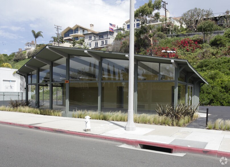 600 W Coast Hwy, Newport Beach, CA à louer - Photo de l’immeuble – Image 2 sur 6