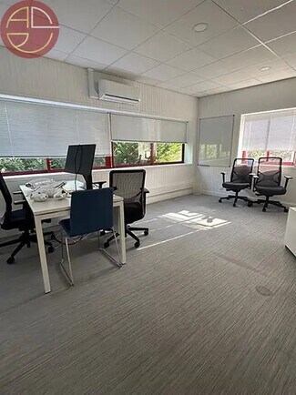 Plus de détails pour Bureau à louer