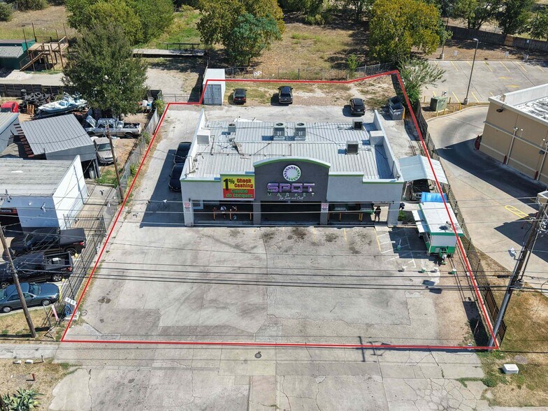 1149 Airport Blvd, Austin, TX à louer - Photo de l’immeuble – Image 1 sur 6