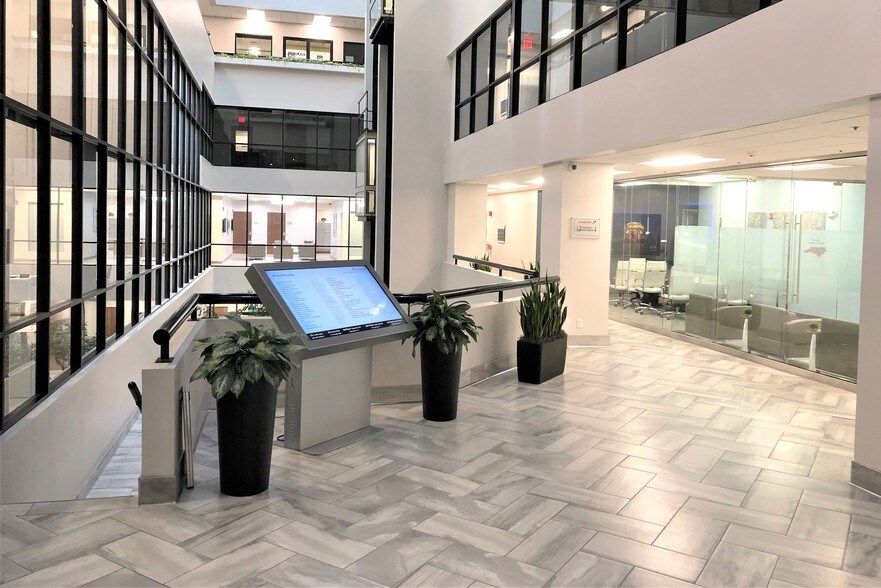 101 S Elm St, Greensboro, NC à louer - Photo principale – Image 3 sur 98