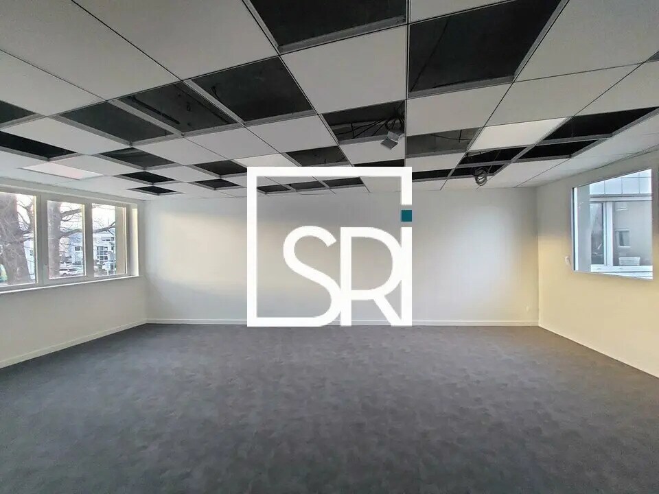 Bureau dans Clermont-Ferrand à louer Photo de l’immeuble– Image 1 sur 24