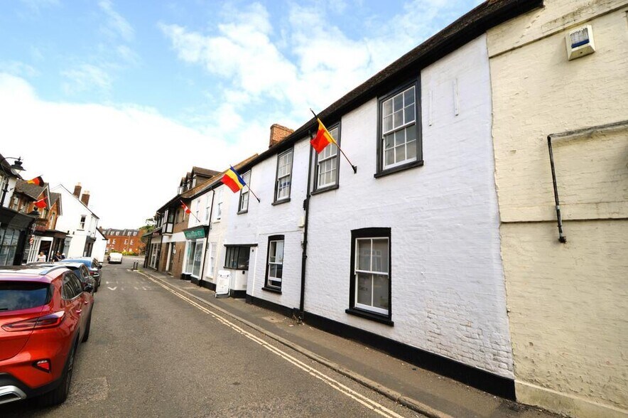 44 High St, Bagshot à vendre - Photo de l’immeuble – Image 2 sur 6