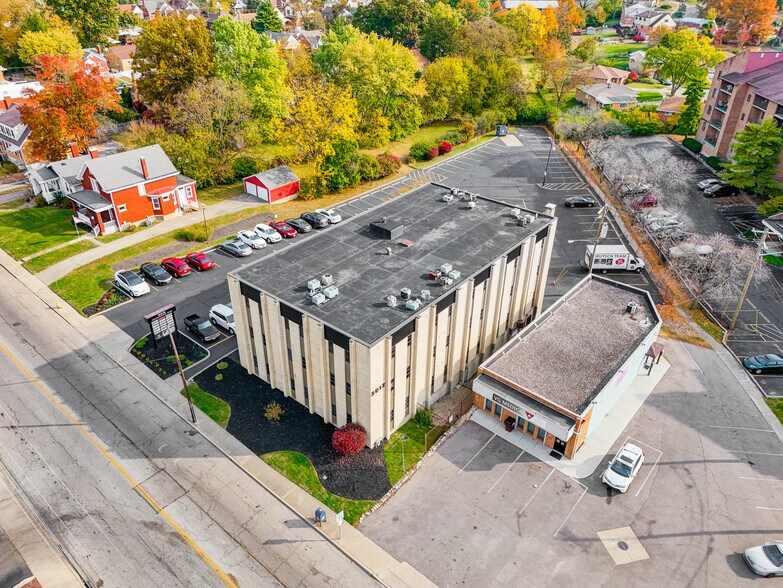 3012 Glenmore Ave, Cincinnati, OH à vendre - Photo de l’immeuble – Image 3 sur 12