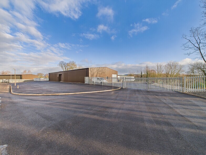 2 Catherinefield Industrial Estate, Dumfries à louer - Photo principale – Image 1 sur 9