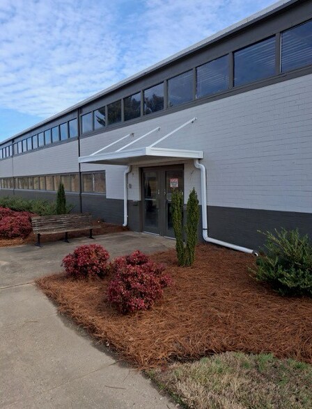 521 Milling Rd, Mocksville, NC à louer - Photo de l’immeuble – Image 2 sur 8