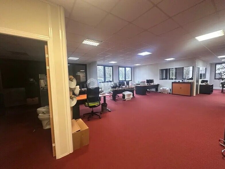 Bureau dans Cergy à louer - Photo de l’immeuble – Image 2 sur 5
