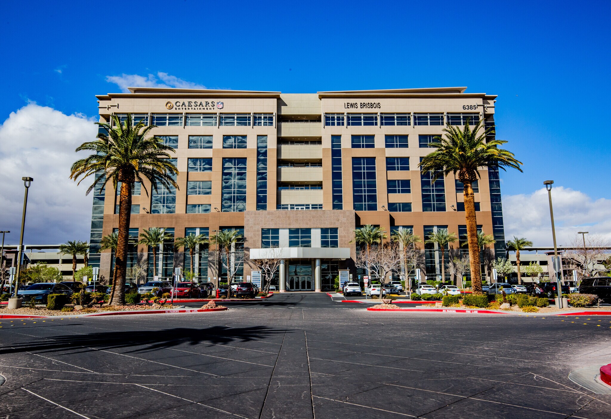 6385 S Rainbow Blvd, Las Vegas, NV à louer Photo de l’immeuble– Image 1 sur 7