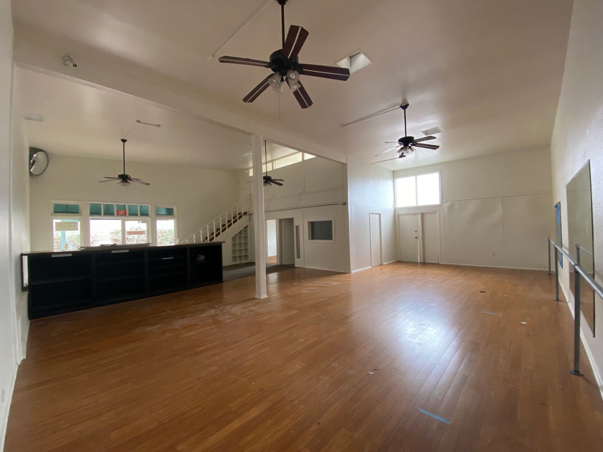 2801 Roosevelt St, Carlsbad, CA à louer Photo de l’immeuble– Image 1 sur 2