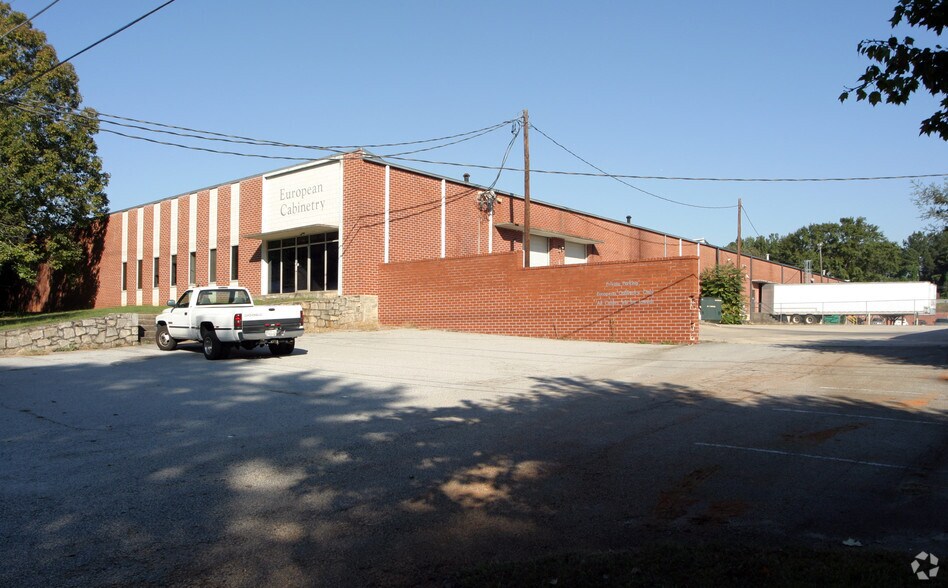 5094 Minola Dr, Lithonia, GA à louer - Photo de l’immeuble – Image 3 sur 3