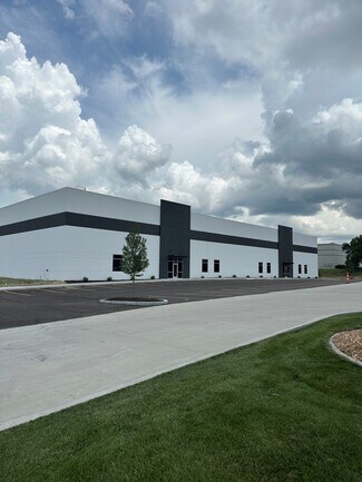 Plus de détails pour 500-550 Corporate Hills Dr, Saint Charles, MO - Industriel/Logistique à louer