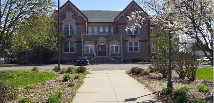 102 N Krohn Pl, Sioux Falls, SD à louer - Photo principale – Image 1 sur 5