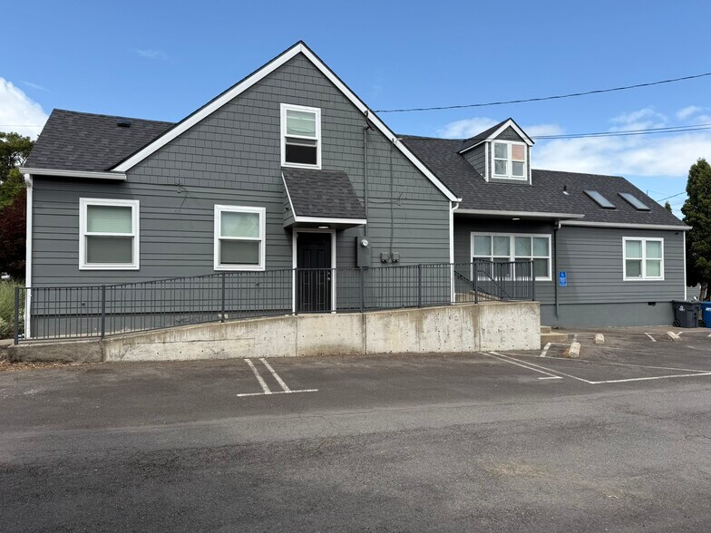 345 Lincoln St SE, Salem, OR à louer - Photo de l’immeuble – Image 2 sur 8
