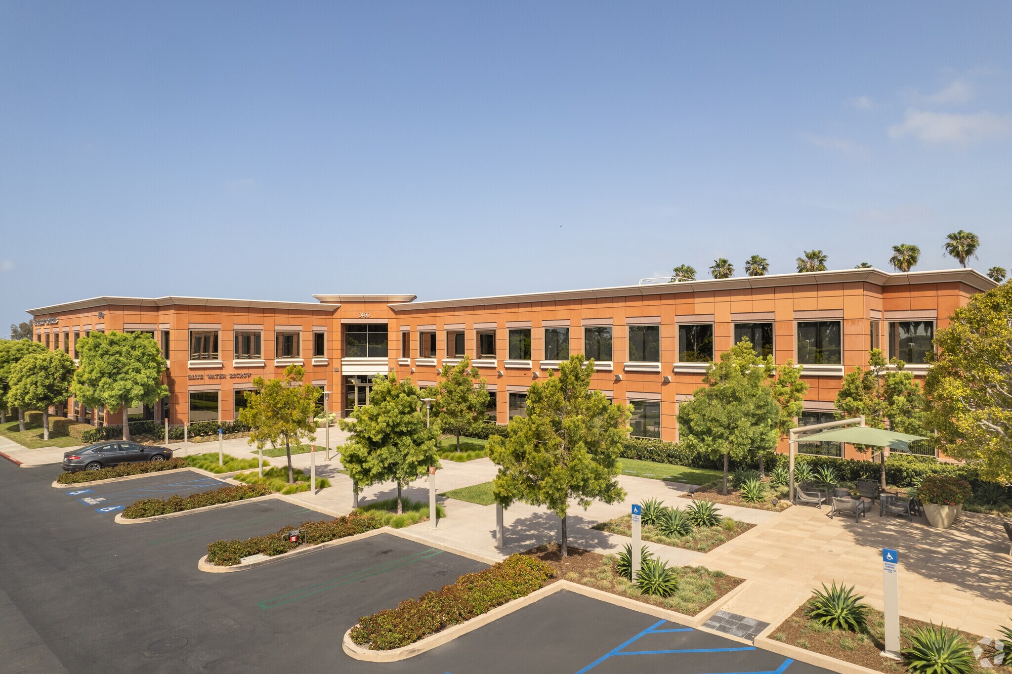 1400 Newport Center Dr, Newport Beach, CA à louer Photo principale– Image 1 sur 8