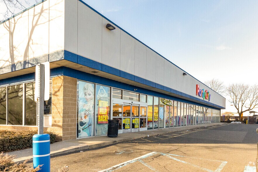 3098 Long Beach Rd, Oceanside, NY à vendre - Photo principale – Image 1 sur 4