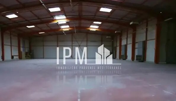Local d’activités dans Tarascon à louer - Photo de l’immeuble – Image 1 sur 4