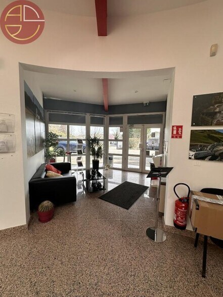 Industriel/Logistique dans L'Union à louer - Hall d’entrée – Image 1 sur 5