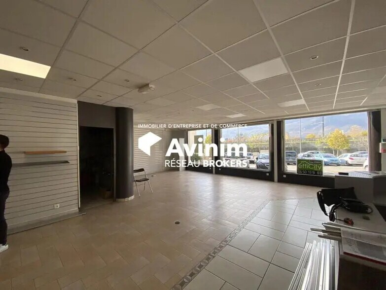Local commercial dans Saint-Martin-le-Vinoux à vendre - Photo intérieure – Image 2 sur 22