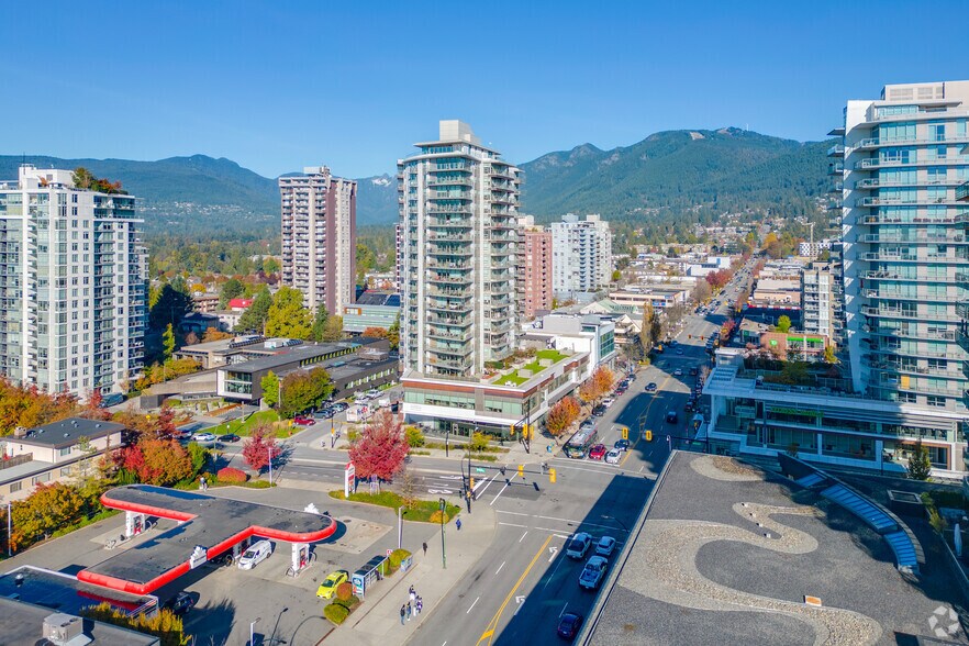 1301-1333 Lonsdale Ave, North Vancouver, BC à louer - Aérien – Image 2 sur 6