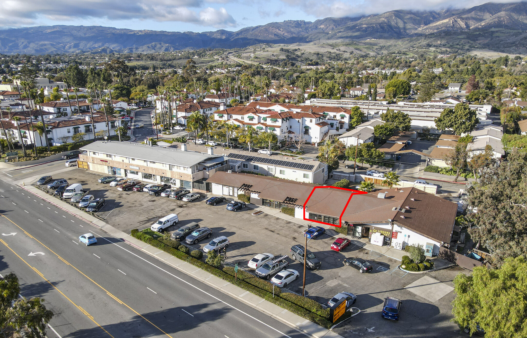 4010 Calle Real, Santa Barbara, CA à louer Photo principale– Image 1 sur 2