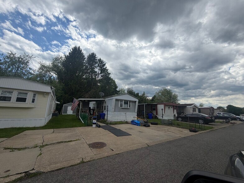 1-21 Dinardo Mnr, Imperial, PA à vendre - Photo de l’immeuble – Image 2 sur 8
