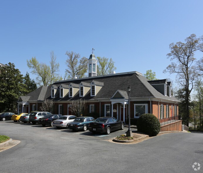 505 Irvin Ct, Decatur, GA à louer - Photo de l’immeuble – Image 3 sur 3