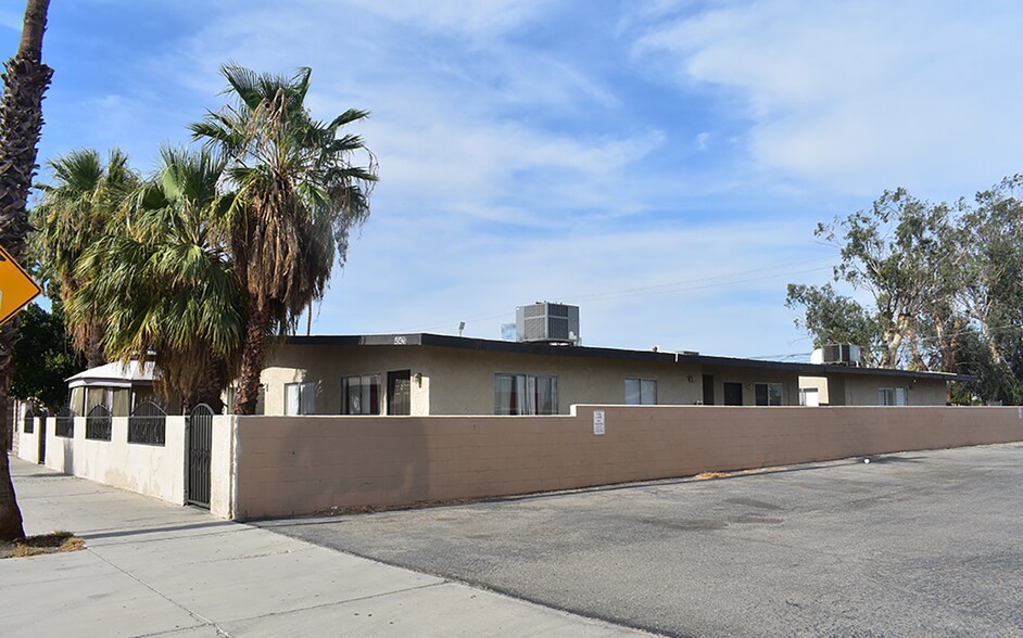45420 Park St, Indio, CA à vendre - Photo de l’immeuble – Image 2 sur 5