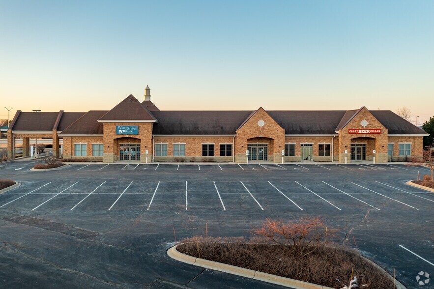 1230 George Towne Dr, Pewaukee, WI à louer - Photo de l’immeuble – Image 2 sur 10