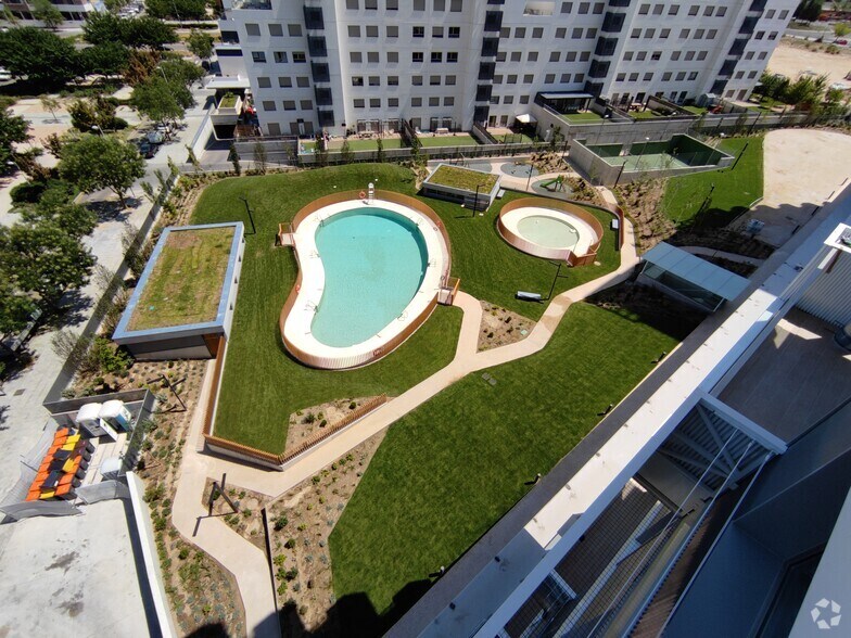 Immeuble residentiel dans Madrid, Madrid à vendre - Photo de l’immeuble – Image 3 sur 4