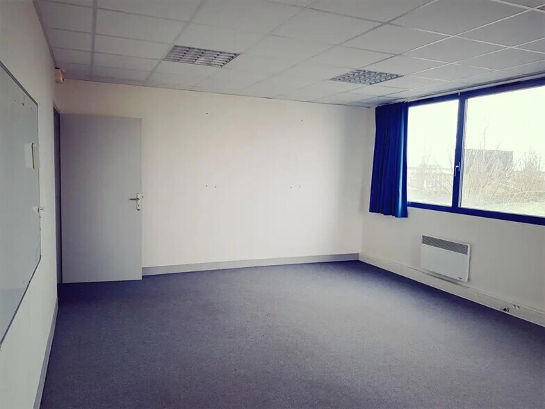 Bureau dans Hérouville-Saint-Clair à louer - Photo intérieure – Image 3 sur 3