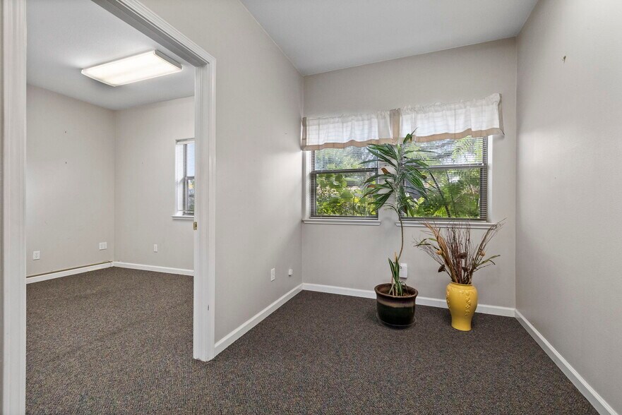 13951 Mono Way, Sonora, CA à louer - Photo de l’immeuble – Image 2 sur 29