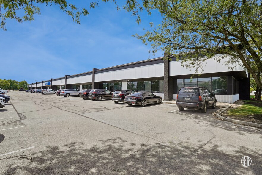 3250 N Post Rd, Indianapolis, IN à louer - Photo de l’immeuble – Image 3 sur 12