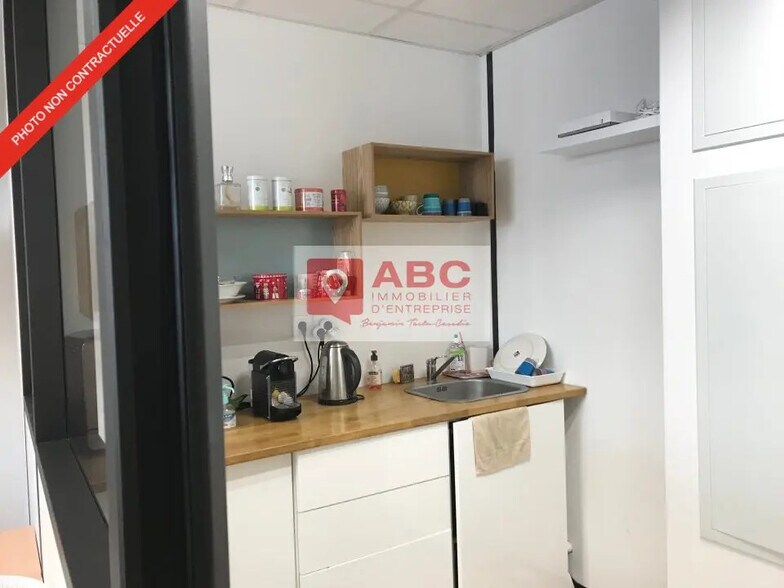 Bureau dans Baillargues à louer - Photo de l’immeuble – Image 3 sur 7