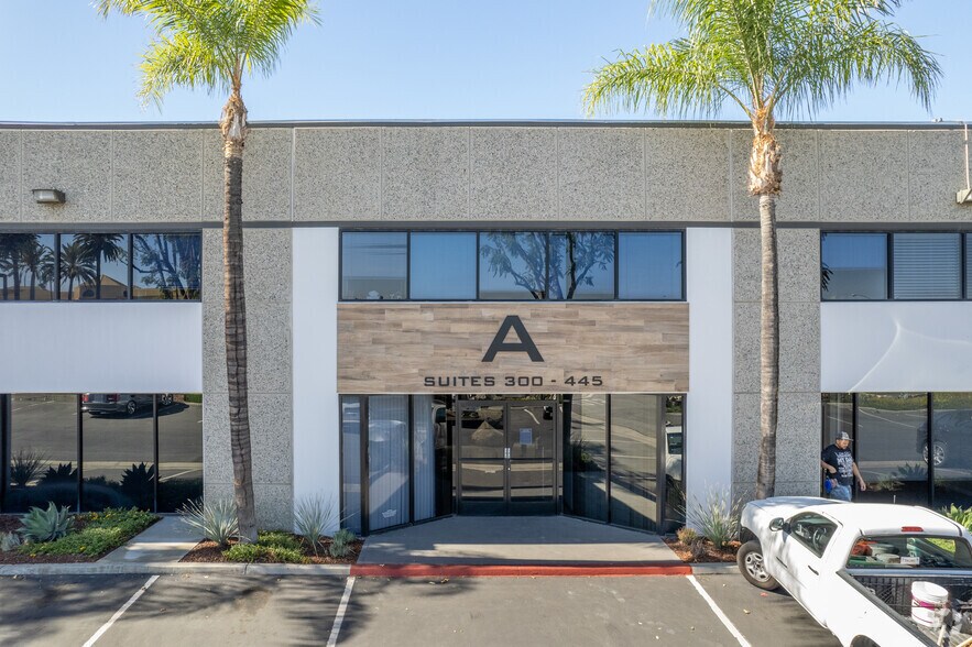 2900 Adams St, Riverside, CA à louer - Photo de l’immeuble – Image 3 sur 20