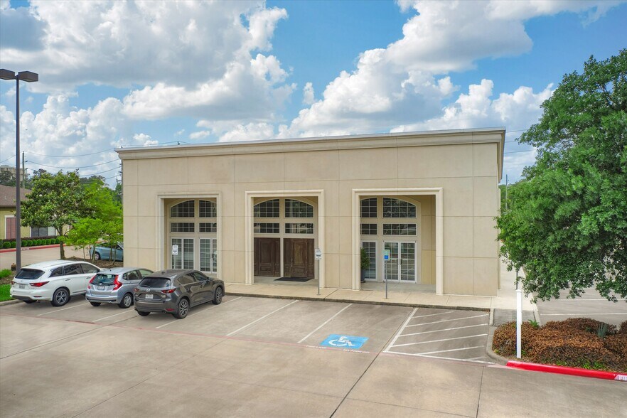 8303 Cypresswood Dr, Spring, TX à louer - Photo de l’immeuble – Image 2 sur 15