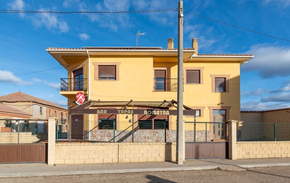 Local commercial dans Revellinos, Zamora à louer - Photo principale – Image 1 sur 21