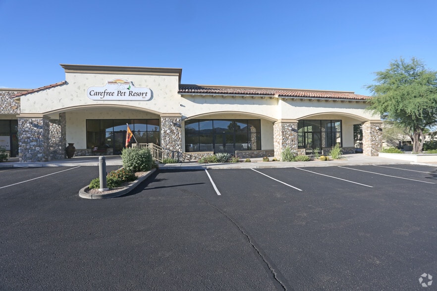 7509 E Cave Creek Rd, Carefree, AZ à louer - Photo de l’immeuble – Image 2 sur 7