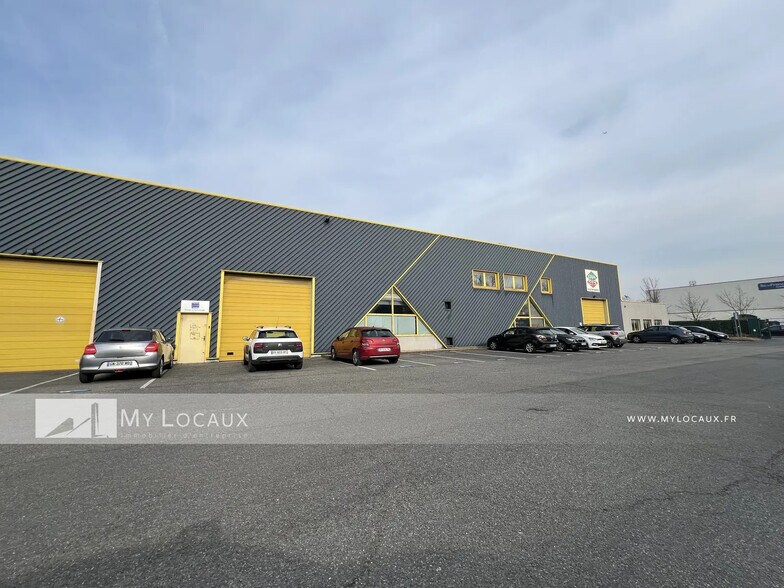 Local d’activités dans Argenteuil à louer - Photo de l’immeuble – Image 1 sur 11
