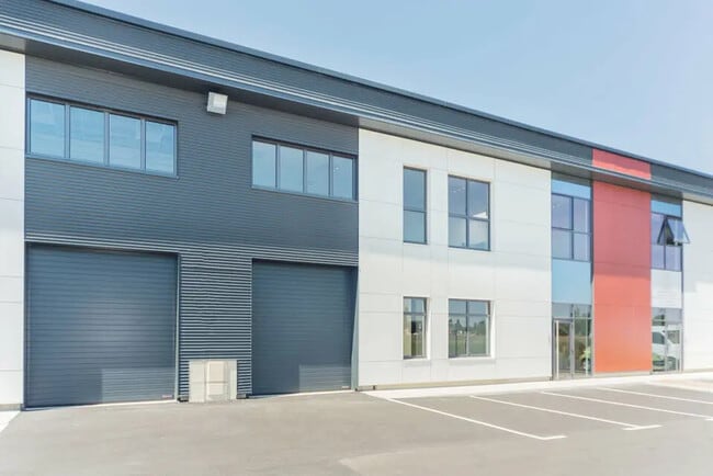 Plus de détails pour Local d’activités à vendre