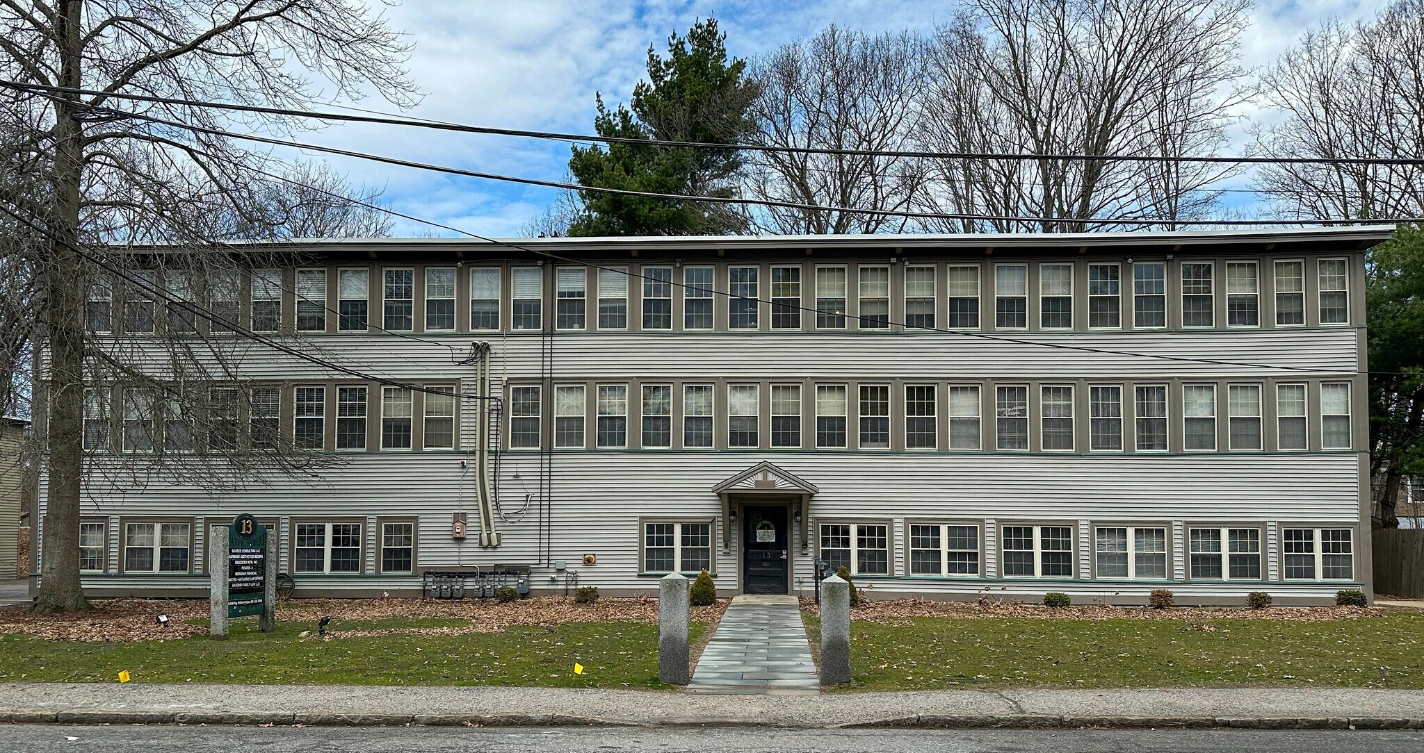 13 Water St, Holliston, MA à louer Photo principale– Image 1 sur 28