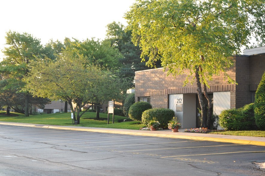 1535 Lake Cook Rd, Northbrook, IL à louer - Photo de l’immeuble – Image 2 sur 33