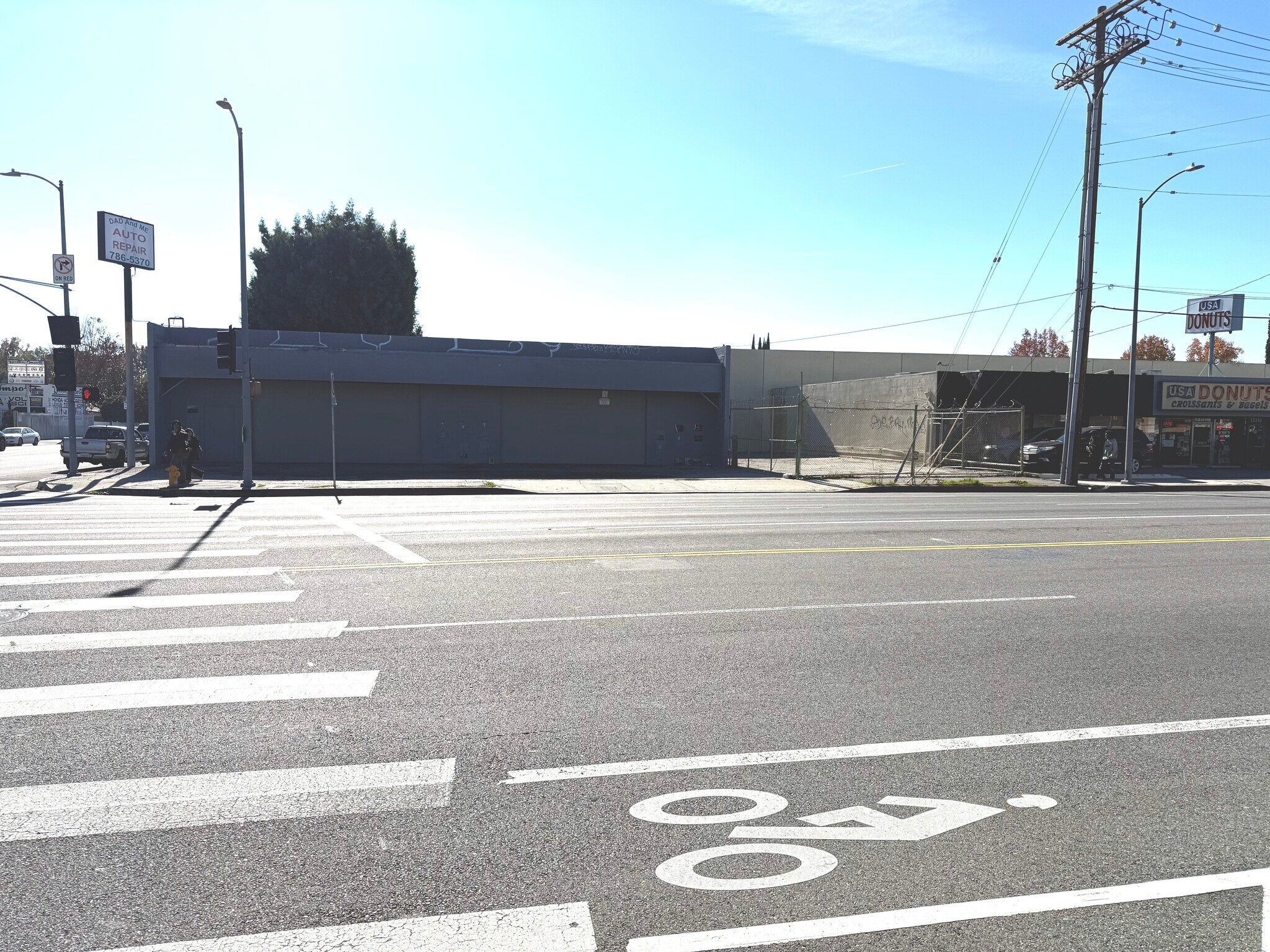 13300 Burbank Blvd, Van Nuys, CA à vendre Photo principale– Image 1 sur 23
