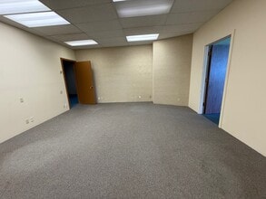101 aupuni St, Hilo, HI à louer Photo intérieure– Image 2 sur 4