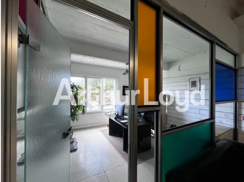 Bureau dans Cormelles-le-Royal à louer - Photo de l’immeuble – Image 3 sur 3