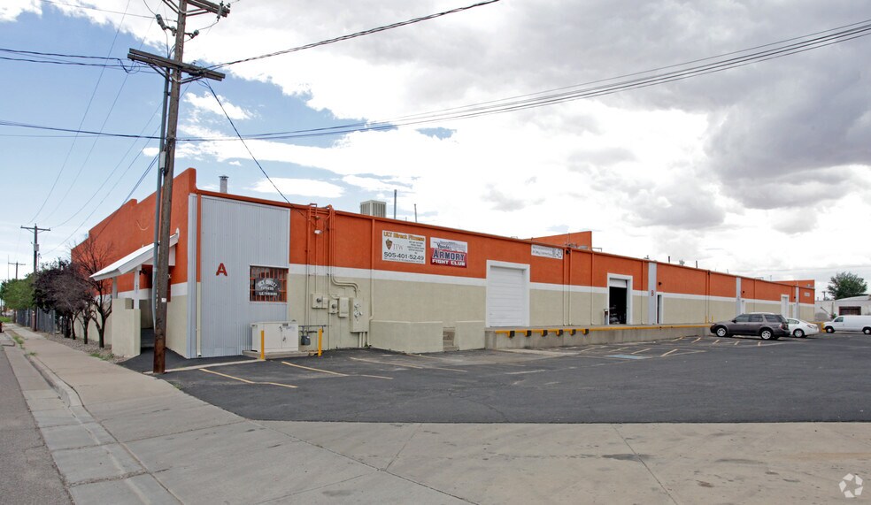 1823 Commercial St NE, Albuquerque, NM à vendre - Photo de l’immeuble – Image 3 sur 148