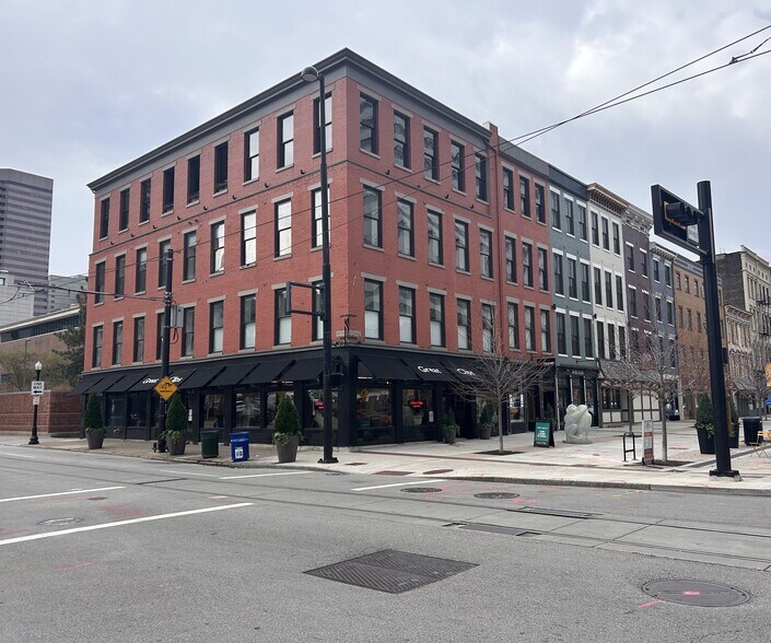 41 E Court St, Cincinnati, OH à louer - Photo de l’immeuble – Image 2 sur 9