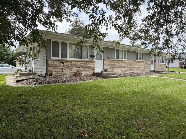 3542-3544 Tripp St, Ames, IA à vendre - Photo de l’immeuble – Image 2 sur 6