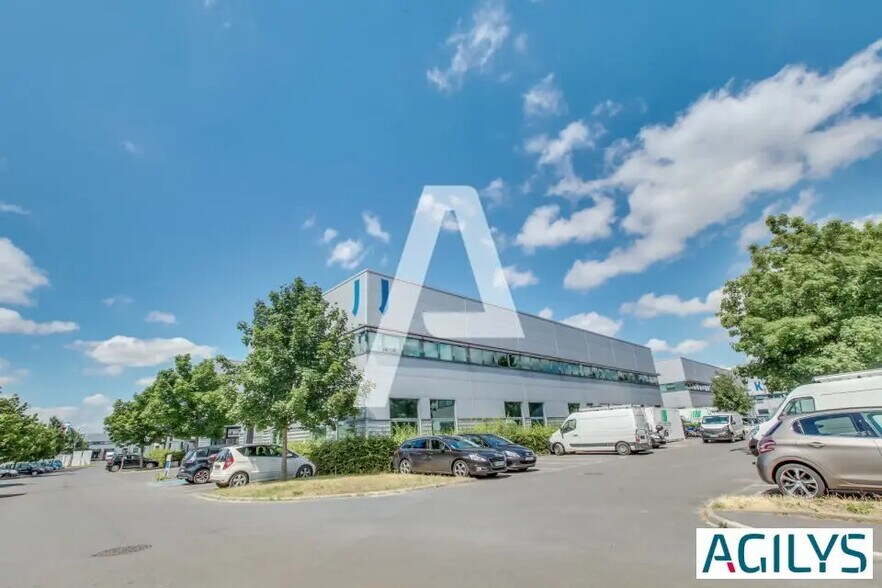 Industriel/Logistique dans Ivry-sur-Seine à louer - Photo de l’immeuble – Image 3 sur 10