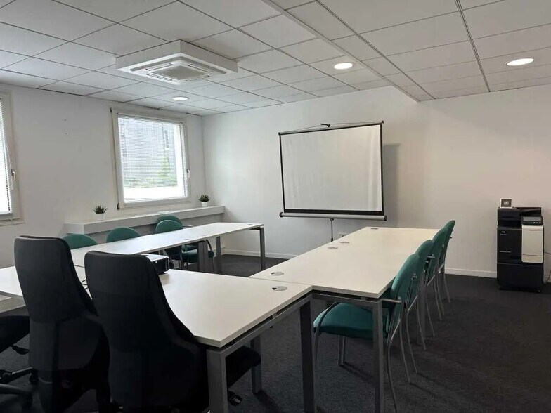 Bureau dans Villeurbanne à louer - Photo de l’immeuble – Image 1 sur 12