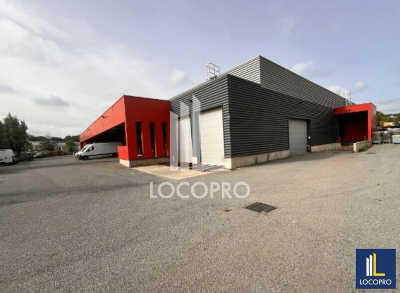 Industriel/Logistique dans Fréjus à louer - Photo de l’immeuble – Image 2 sur 6
